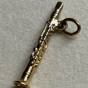 Vintage Clarinet Pendant Charm - 3D - Gold Toned